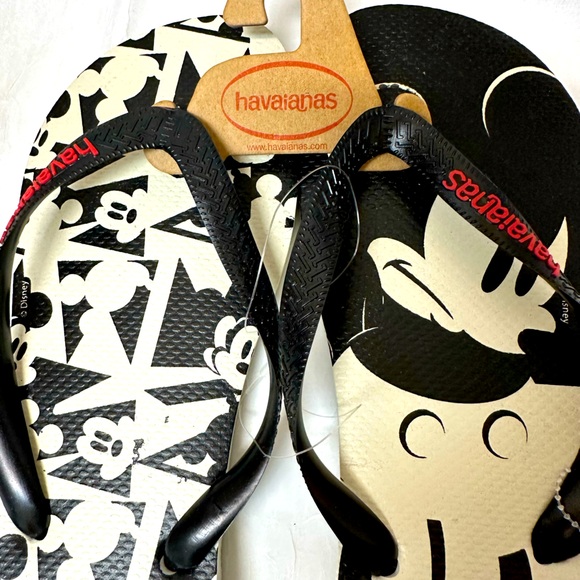Havaianas Other - Havaianas Men’s Disney NWT Mickey Sz 11 Sandals